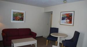 Apartment Lakefront room in Clinton Inn & Suites