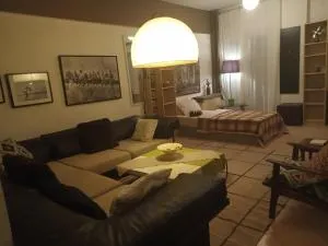 Spacious Cosy Apt (up to 5 guests) - Triandría