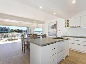 Driftwood 4 Barbados Crescent 9