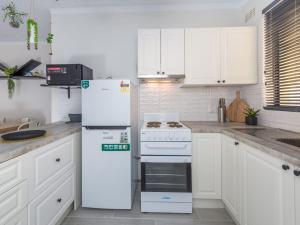 Bay Village Unit 2 47 Shoal Bay Road