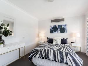 Pacific Blue Townhouse, 351265 Sandy Point Road