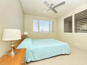 Del Rae Unit 12 25 Shoal Bay Road