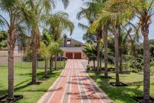 Palm Valley Inn - Port Elizabeth - Hallack Rock