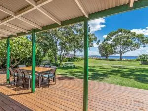 Sandy Shores 18 Corlette Point Road - Corlette