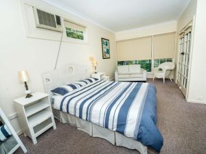 Shoal Bay Avenue Unit 7