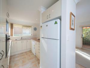 White Horses, 7B Achilles Street