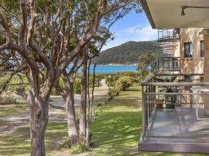 Shoreline Unit 15 1 Intrepid Close