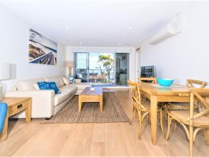 The Shoal Unit 405 Shoal Bay