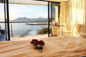 185 on BEACH Boutique Suites