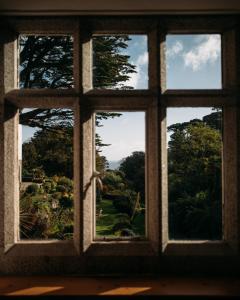 Maenporth Road, Falmouth, TR11 5HT, England.