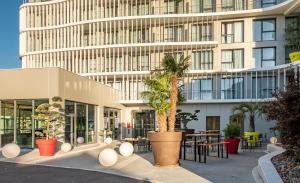 Hotels KYRIAD LYON OUEST Limonest : photos des chambres