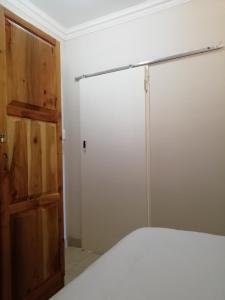 Lovely 2-bedroom apartment with free parking on premises