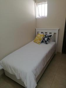 Lovely 2-bedroom apartment with free parking on premises