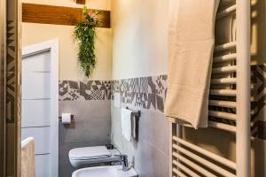 A&G Apartment Aosta - Elegante Casa 100 mq su due piani con Wi-Fi-giardino-parcheggio