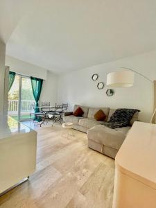 Appartements Residence standing Riviera Golf Mandelieu : photos des chambres