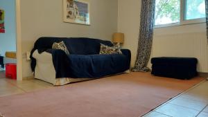 Joans airport apartment