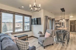 Sleek Columbia Falls Condo Centrally Located! - 3hvězdičkové hotely ve městě Columbia Falls