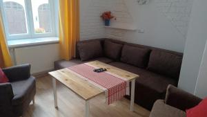 Metro Politechnika Vintage Apartment by BookingHost