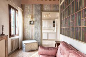 Ca Cappello Venice Apartment 1 with Canal View