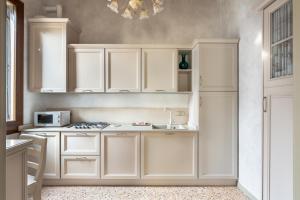 Ca Cappello Venice Apartment 1 with Canal View