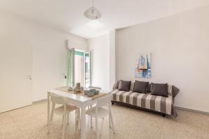 Sunny Beach Apartments by BarbarHouse