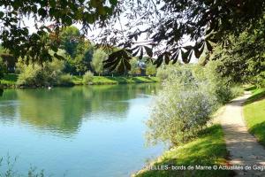 Maisons de vacances Roulotte Insolite avec terrasse proche Paris : photos des chambres