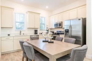 Dreamy Cottage Near Disney With Margaritaville Resort & Island H20 Waterpark Access - 2950Sr