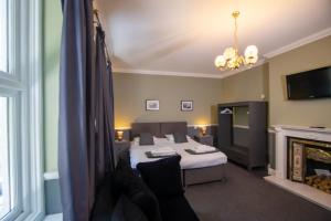 Deluxe Studio room in The Shurland Hotel