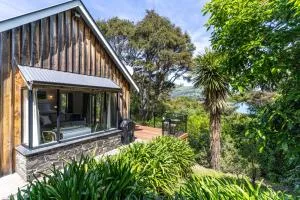 Woodside - Akaroa Holiday Cottage - Robinsons Bay