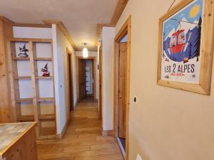 Appartements Appartement Les Deux Alpes, 4 pieces, 8 personnes - FR-1-348-174 : photos des chambres