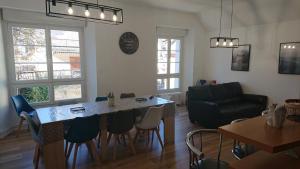 Appartements Grande maison de ville renovee,au coeur du village : photos des chambres