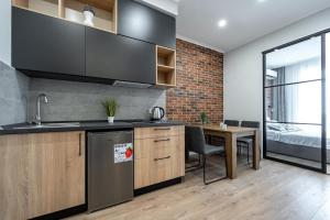 Стильная квартира с балконом на 5 Фонтана