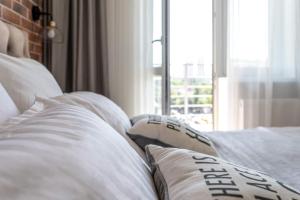 Стильная квартира с балконом на 5 Фонтана