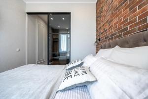 Стильная квартира с балконом на 5 Фонтана