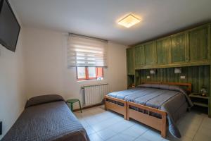 Basic Triple Room room in La Pieja