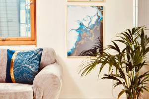 Deluxe City Centre Apt Free Parking River View Balcony