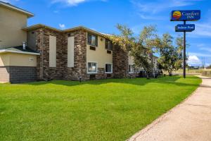 Queen Room - Accessible/Nonsmoking room in Comfort Inn Onalaska - La Crosse Area