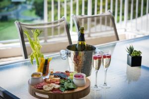 Sea Forever on Azure Seas - Airlie Beach