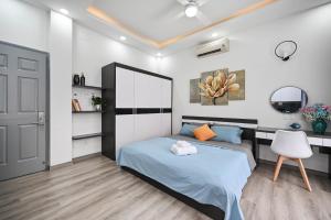 Bears House - The Riverside