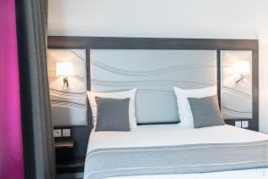 Hotels Hotel Versailles Chantiers : photos des chambres