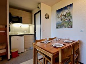 Appartements Studio Chamrousse, 1 piece, 4 personnes - FR-1-340-95 : photos des chambres