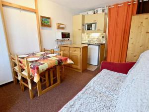 Appartements Studio Chamrousse, 1 piece, 4 personnes - FR-1-340-34 : photos des chambres