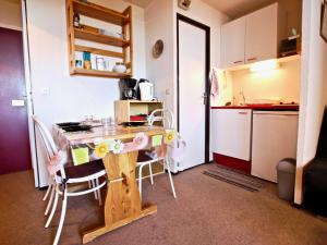 Appartements Studio Chamrousse, 1 piece, 4 personnes - FR-1-340-75 : photos des chambres