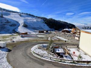 Appartements Appartement Chamrousse, 2 pieces, 6 personnes - FR-1-340-149 : photos des chambres