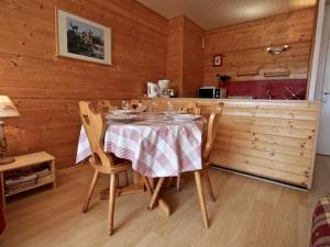 Appartements Studio Chamrousse, 1 piece, 4 personnes - FR-1-340-209 : photos des chambres