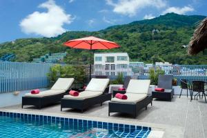 Hallo Patong Hotel - Rooftop Pool - Stunning Mountain Views & OTOP Market