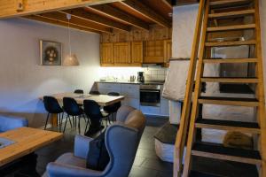 Two-Bedroom Apartment with Loft (6 Adults) room in Hemsetunet Apartments