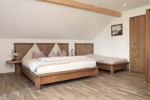 Double Room with Balcony room in Berggasthof Pechhäusl