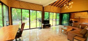 Utopai Creek Site Vacation Home, Pai!