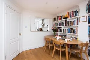 Lovely 2 Bedroom Family Home near Tower Bridge - London